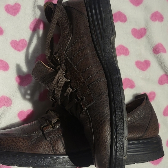 Shoe - Picture 10 of 14